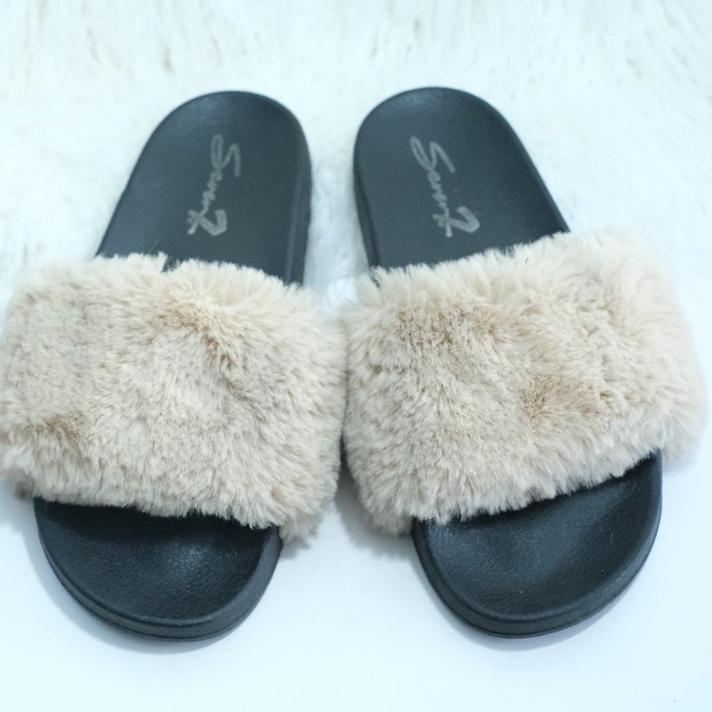 Flip Flops - Picture 2 of 6